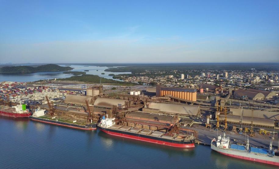 A área PAR12 fica no lado leste do cais, na retaguarda do Terminal de Contêineres de Paranaguá (TCP). Destinado para movimentação de veículos, o projeto prevê área de 74 mil metros quadrados e arrendamento no modelo greenfield, ou seja, sem estrutura física.