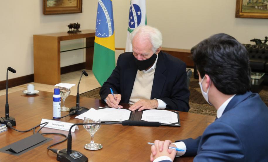 O vice governador Darci Piana participa nesta quarta-feira (19) da video-conferencia de assinatura do termo de cooperacao da Nova Ferroeste.