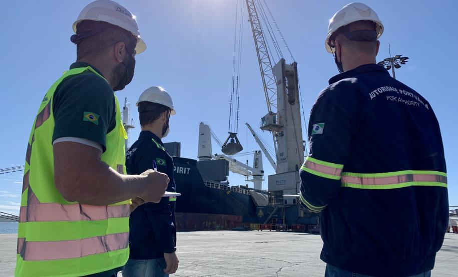 Documento prevê procedimentos para a prevenção de acidentes de trabalho e meio ambiente, além de orientar boas práticas para a comunidade portuária.