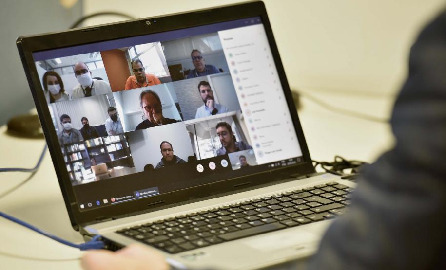 A necessidade de distanciamento social fez com que, em poucos dias, a gestão operacional dos Portos do Paraná fosse adaptada para ambientes digitais. Agora, a empresa pública que administra os portos de Paranaguá e Antonina se prepara para inovar em sistemas inteligentes.