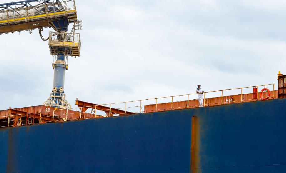 Obra foi inaugurada pelo governador Ratinho Junior. Investimentos da Portos do Paraná somam R$ 201,7 milhões. Também foi assinada a contratação das obras de derrocagem, para aumentar a profundidade do calado, e a autorização para investimentos que irão para ampliar a exportação de açúcar.