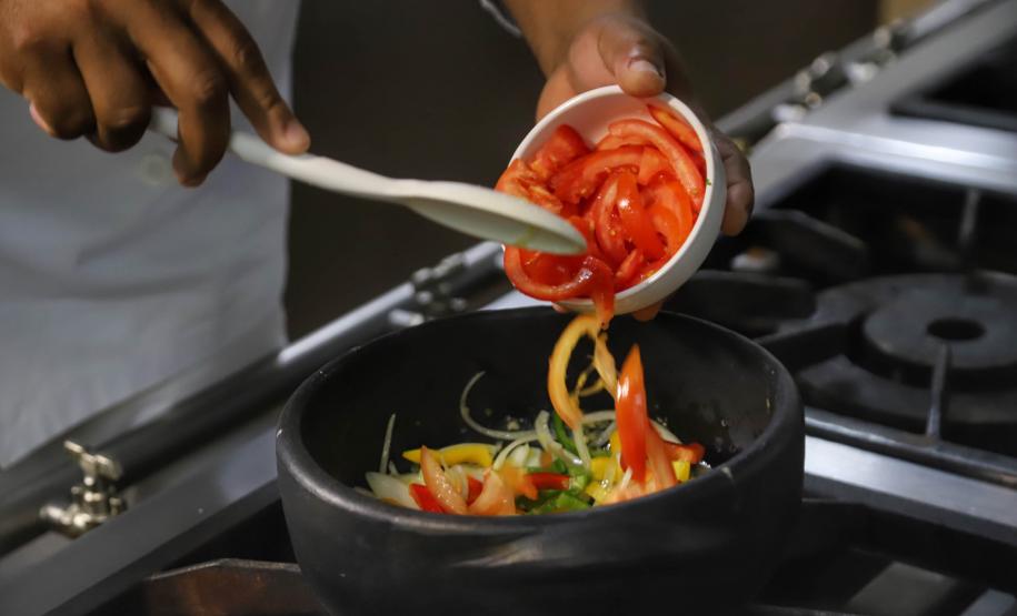 Neste 29 de setembro, quando é celebrado o Dia Mundial do Coração, a Secretaria de Estado da Saúde alerta a população sobre a importância de manter hábitos saudáveis, como boa alimentação, atividade física e combate ao estresse para evitar doenças do aparelho circulatório.