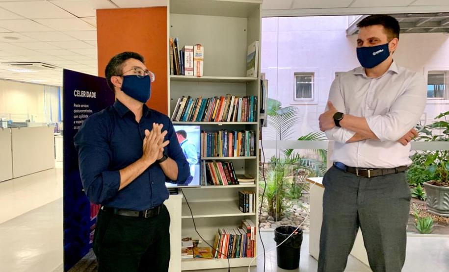 Ex-diretor administrativo financeiro recebeu homenagem dos amigos da portos do Paraná.