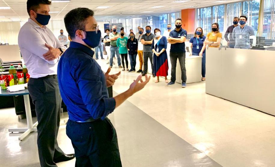 Ex-diretor administrativo financeiro recebeu homenagem dos amigos da portos do Paraná.