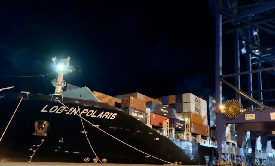 A navegação de cabotagem, feita entre portos de um mesmo país, é importante para a economia nacional. Por isso, nos portos do Paraná, as taxas cobradas para esta modalidade são até 50% menores. Neste ano, cerca de 1,18 milhão de toneladas de cargas foram movimentadas pelo Porto de Paranaguá, com destino à outros estados brasileiros.