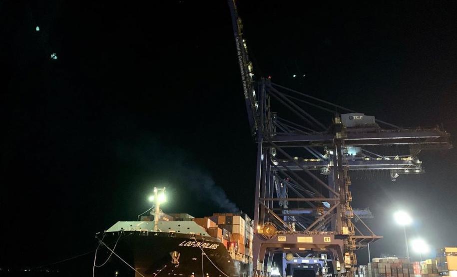 A navegação de cabotagem, feita entre portos de um mesmo país, é importante para a economia nacional. Por isso, nos portos do Paraná, as taxas cobradas para esta modalidade são até 50% menores. Neste ano, cerca de 1,18 milhão de toneladas de cargas foram movimentadas pelo Porto de Paranaguá, com destino à outros estados brasileiros.