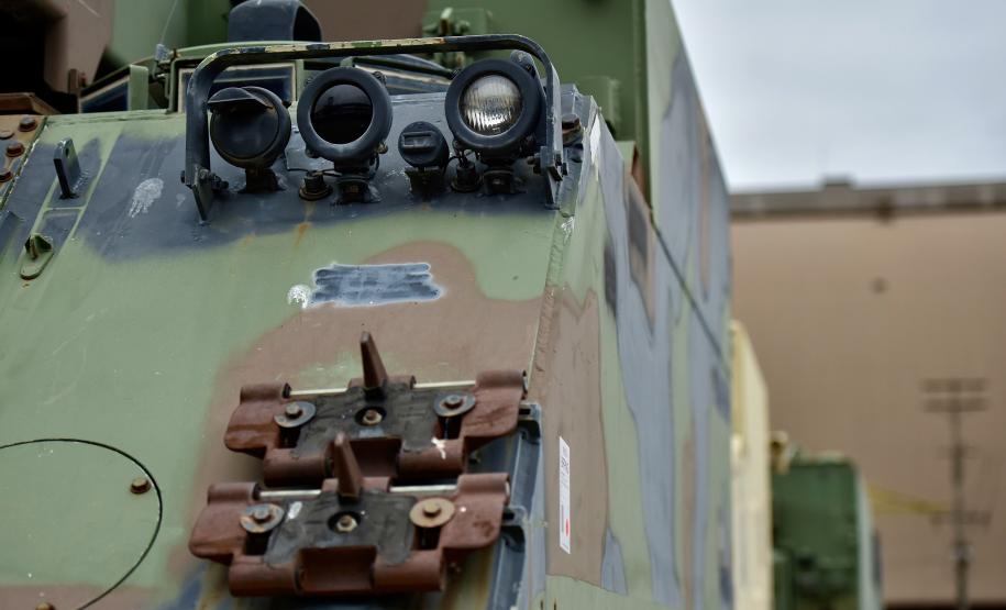 Trinta veículos foram doados pelos Estados Unidos ao Exército Brasileiro. Os tanques que vieram de Galveston, Texas, serão restaurados e modernizados para operações militares no País.