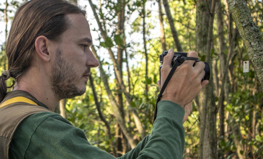 Profissionais atuam nos programas na área de Meio Ambiente, nos portos de Paranaguá e Antonina. A empresa pública mantém 20 iniciativas de monitoramento e conservação e é reconhecida internacionalmente pelas ações de cuidado com a sustentabilidade.