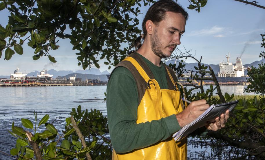 Profissionais atuam nos programas na área de Meio Ambiente, nos portos de Paranaguá e Antonina. A empresa pública mantém 20 iniciativas de monitoramento e conservação e é reconhecida internacionalmente pelas ações de cuidado com a sustentabilidade.