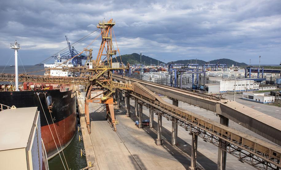 Trabalho é executado semestralmente, dando maior credibilidade e segurança nos volumes exportados através dos portos do Paraná. Os Portos de Paranaguá e Antonina já movimentaram neste ano 38,67 milhões de toneladas.