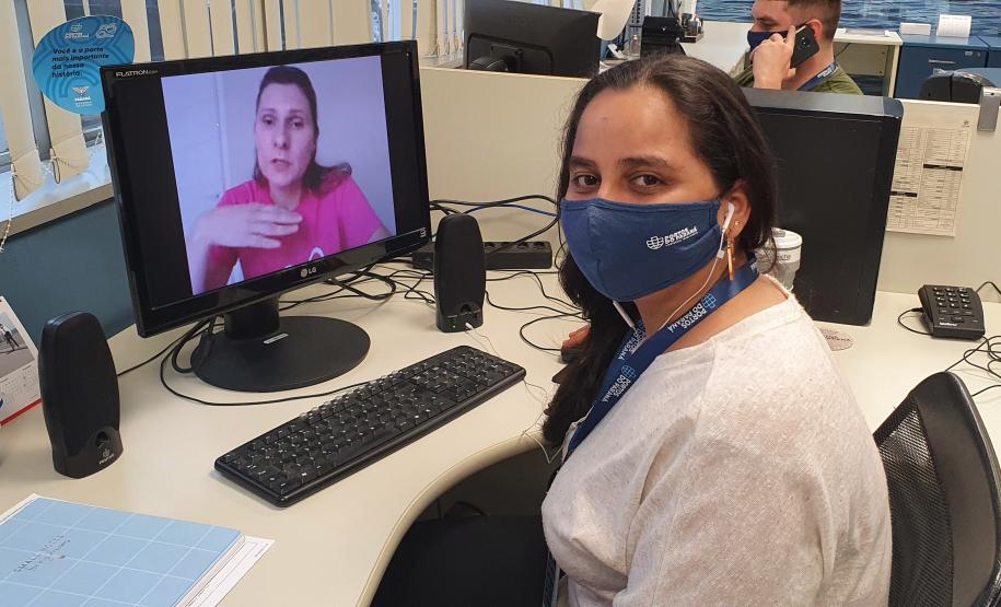 Funcionárias da Portos do Paraná participaram nesta quinta-feira (29) de uma palestra sobre o câncer de mama. O encontro online reuniu colaboradoras e estagiárias da empresa pública para conversar sobre o tema com a diretora-geral do Instituto Peito Aberto, Fabiana Parro.