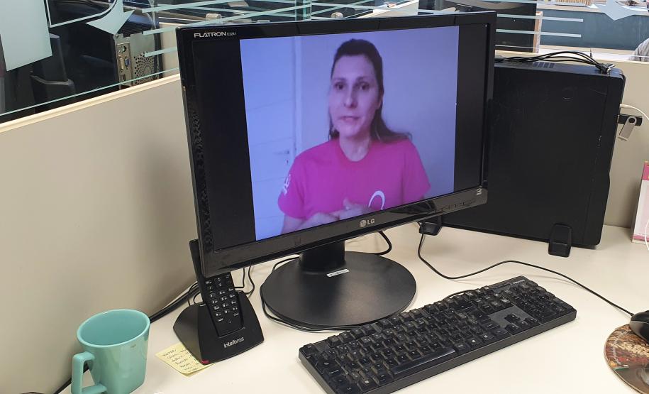 Funcionárias da Portos do Paraná participaram nesta quinta-feira (29) de uma palestra sobre o câncer de mama. O encontro online reuniu colaboradoras e estagiárias da empresa pública para conversar sobre o tema com a diretora-geral do Instituto Peito Aberto, Fabiana Parro.
