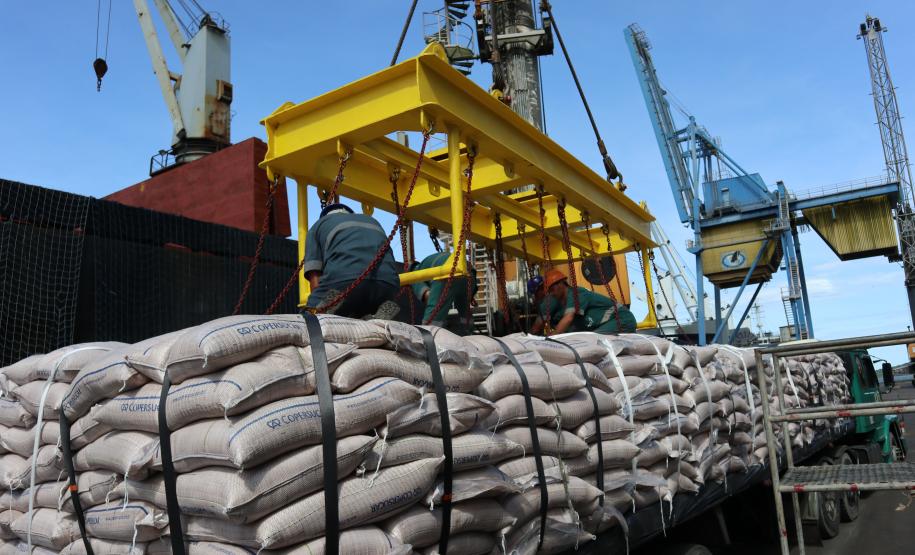 Aumento no volume de cargas importadas e exportadas também aparece no acumulado do ano. Nos noves meses, 43,8 milhões de toneladas – 10% a mais que o registrado em 2019, no mesmo período.