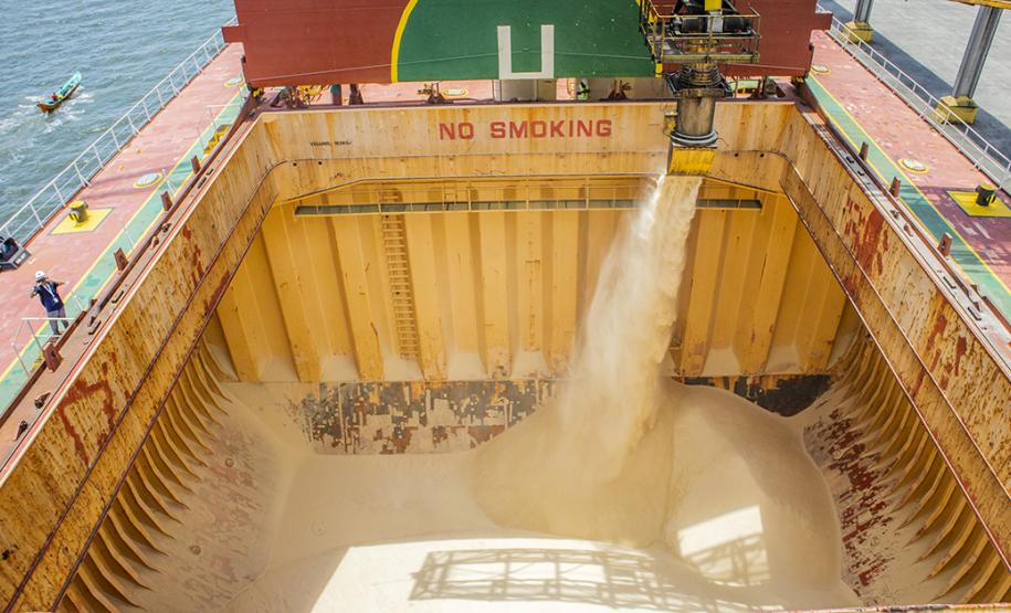 Aumento no volume de cargas importadas e exportadas também aparece no acumulado do ano. Nos noves meses, 43,8 milhões de toneladas – 10% a mais que o registrado em 2019, no mesmo período.