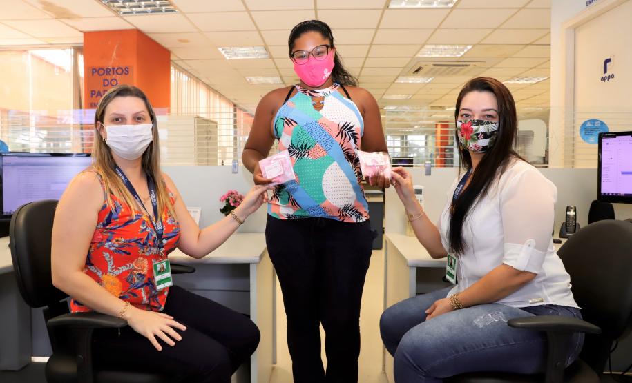 Para lembrar da importância de cuidar-se, como parte do empodeiramento delas, esta semana, a empresa pública distribuiu às quase 80 mulheres do quadro, máscaras cor de rosa, com um convite para a palestra, que encerra a ação na próxima quinta-feira, dia 29.