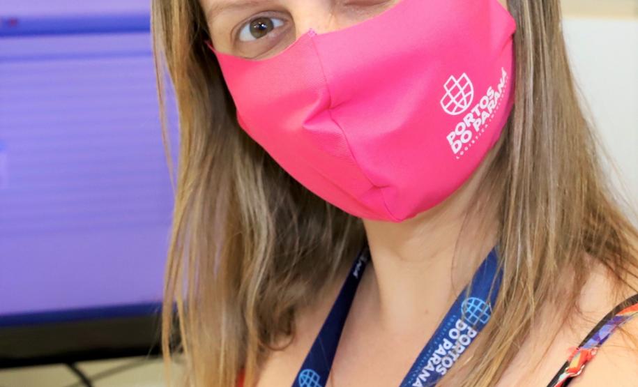 Para lembrar da importância de cuidar-se, como parte do empodeiramento delas, esta semana, a empresa pública distribuiu às quase 80 mulheres do quadro, máscaras cor de rosa, com um convite para a palestra, que encerra a ação na próxima quinta-feira, dia 29.