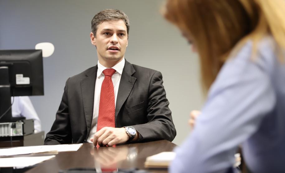 O advogado Luciano Costenaro Oliveira é o novo diretor administrativo financeiro da Portos do Paraná.