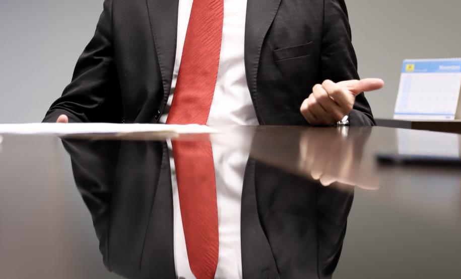 O advogado Luciano Costenaro Oliveira é o novo diretor administrativo financeiro da Portos do Paraná.