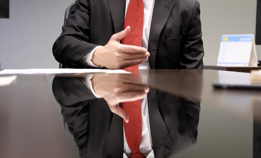 O advogado Luciano Costenaro Oliveira é o novo diretor administrativo financeiro da Portos do Paraná.