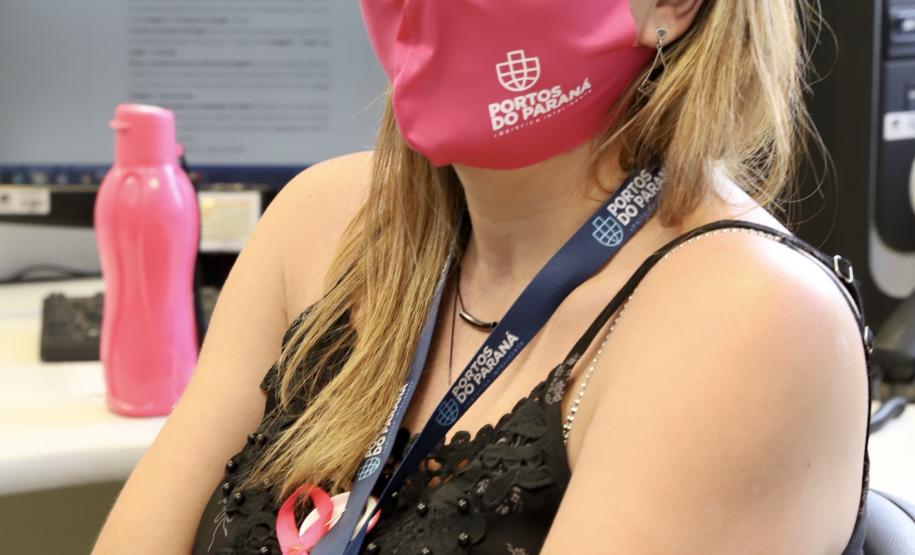 Para lembrar da importância de cuidar-se, como parte do empodeiramento delas, esta semana, a empresa pública distribuiu às quase 80 mulheres do quadro, máscaras cor de rosa, com um convite para a palestra, que encerra a ação na próxima quinta-feira, dia 29.