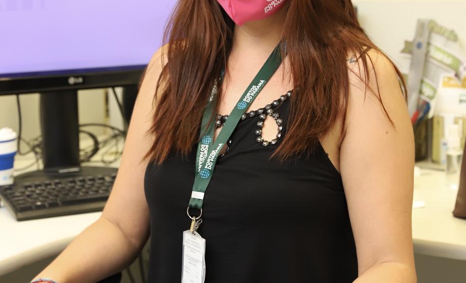 Para lembrar da importância de cuidar-se, como parte do empodeiramento delas, esta semana, a empresa pública distribuiu às quase 80 mulheres do quadro, máscaras cor de rosa, com um convite para a palestra, que encerra a ação na próxima quinta-feira, dia 29.