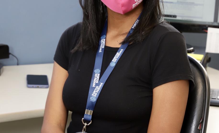 Para lembrar da importância de cuidar-se, como parte do empodeiramento delas, esta semana, a empresa pública distribuiu às quase 80 mulheres do quadro, máscaras cor de rosa, com um convite para a palestra, que encerra a ação na próxima quinta-feira, dia 29.