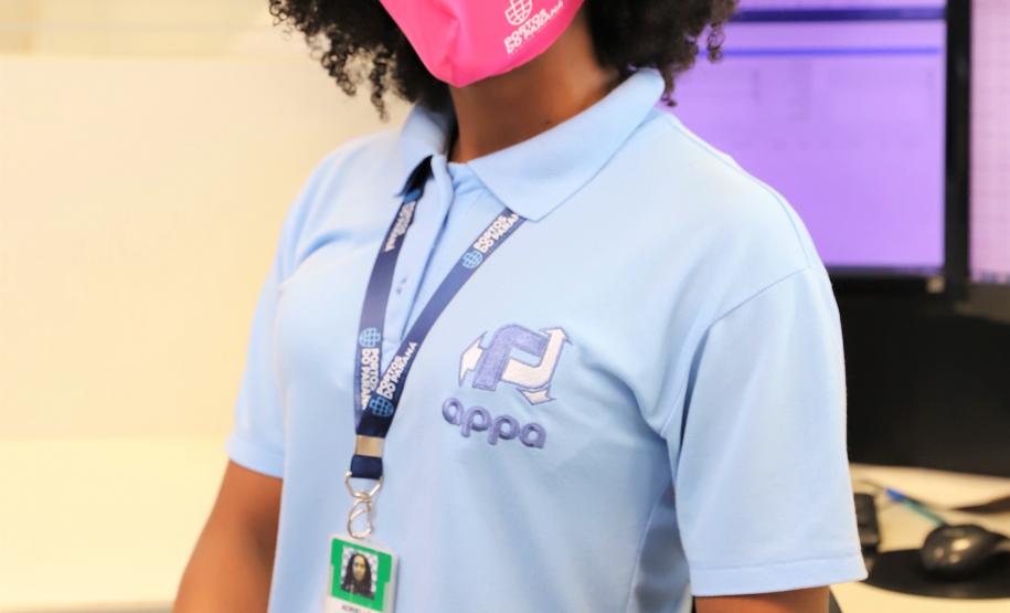 Para lembrar da importância de cuidar-se, como parte do empodeiramento delas, esta semana, a empresa pública distribuiu às quase 80 mulheres do quadro, máscaras cor de rosa, com um convite para a palestra, que encerra a ação na próxima quinta-feira, dia 29.