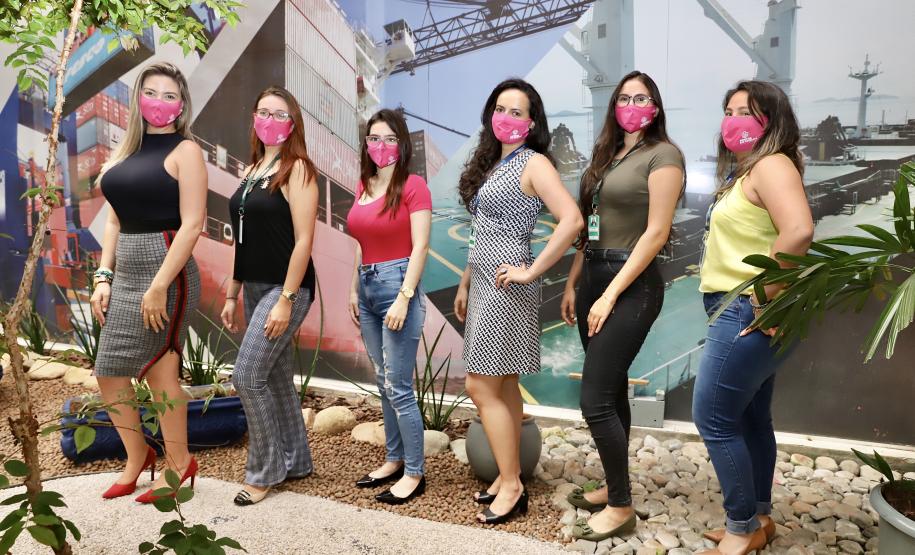 Para lembrar da importância de cuidar-se, como parte do empodeiramento delas, esta semana, a empresa pública distribuiu às quase 80 mulheres do quadro, máscaras cor de rosa, com um convite para a palestra, que encerra a ação na próxima quinta-feira, dia 29.