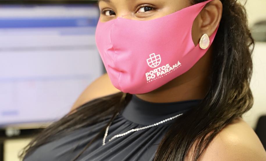 Para lembrar da importância de cuidar-se, como parte do empodeiramento delas, esta semana, a empresa pública distribuiu às quase 80 mulheres do quadro, máscaras cor de rosa, com um convite para a palestra, que encerra a ação na próxima quinta-feira, dia 29.