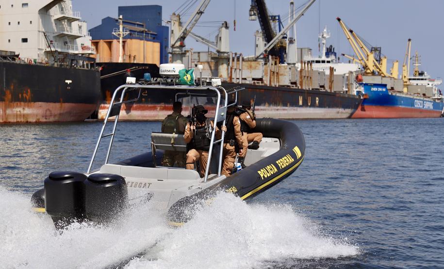 A partir desta terça-feira (13), todos os dias durante as 24 horas , equipes do Núcleo Especial de Polícia Marítima (Nepom) da Polícia Federal e da Patrulha Costeira do 9º Batalhão de Polícia Militar atuarão em turnos para coibir atividades criminosas pelo mar.