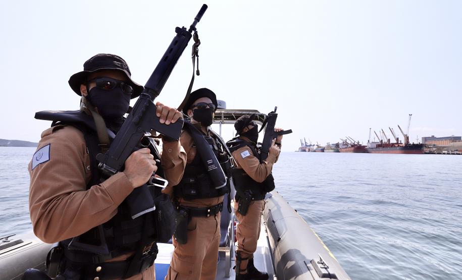 A partir desta terça-feira (13), todos os dias durante as 24 horas , equipes do Núcleo Especial de Polícia Marítima (Nepom) da Polícia Federal e da Patrulha Costeira do 9º Batalhão de Polícia Militar atuarão em turnos para coibir atividades criminosas pelo mar.