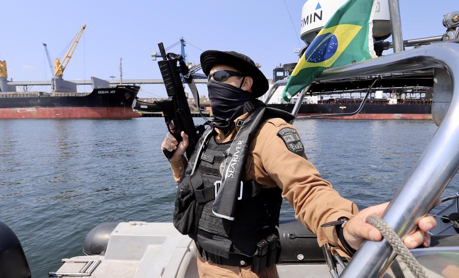 A partir desta terça-feira (13), todos os dias durante as 24 horas , equipes do Núcleo Especial de Polícia Marítima (Nepom) da Polícia Federal e da Patrulha Costeira do 9º Batalhão de Polícia Militar atuarão em turnos para coibir atividades criminosas pelo mar.