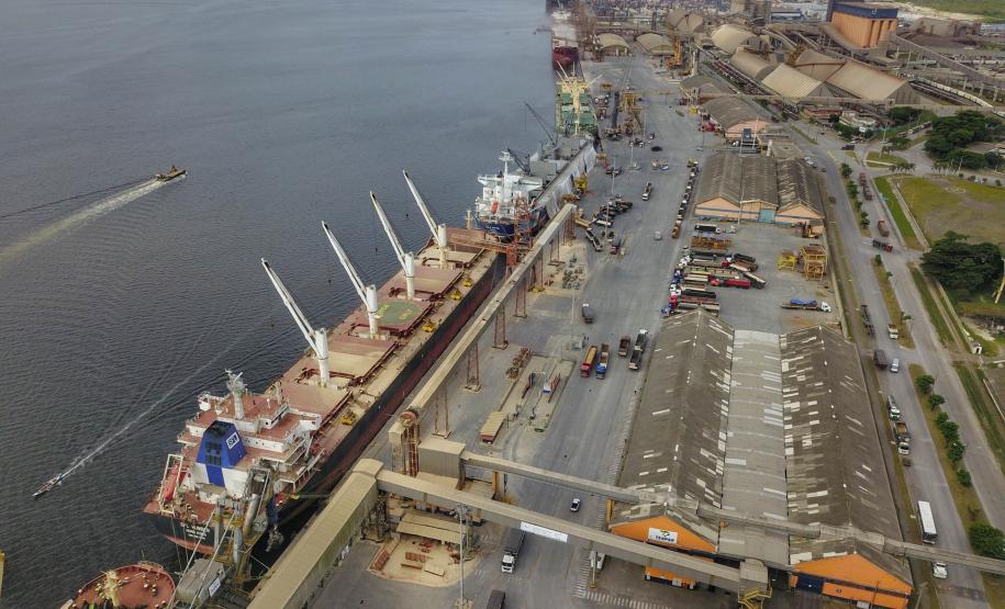 De janeiro a setembro de 2020, os portos de Paranaguá e Antonina movimentaram mais carga que nos 12 meses de 2010 e 2011. Os números de 2020 também se aproximam dos anos completos de 2012 e 2015.