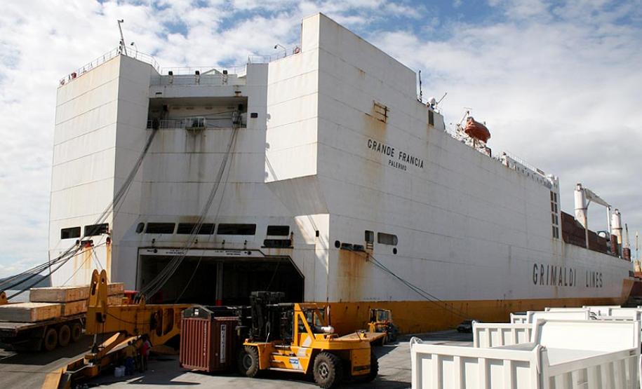 Atendimento de navios