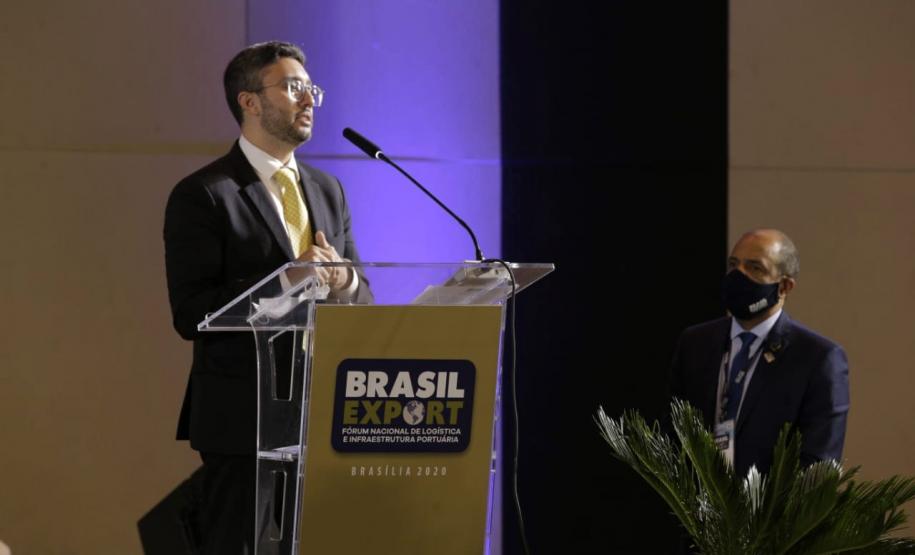 Experiência paranaense e desafios do setor no combate à crise econômica foram discutidos no Brasil Export, que acontece nesta segunda e terça-feira (23 e 24). O evento reúne autoridades do setor, empresários e usuários de todo o País.