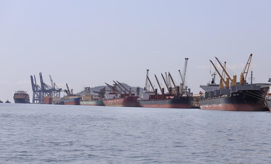 Otimização do uso do espaço de acostagem reflete positivamente em toda a comunidade portuária e agentes envolvidos nas operações. Manutenção do ritmo é possível graças aos investimentos contínuos em infraestrutura e aos esforços da comunidade e dos trabalhadores portuários.