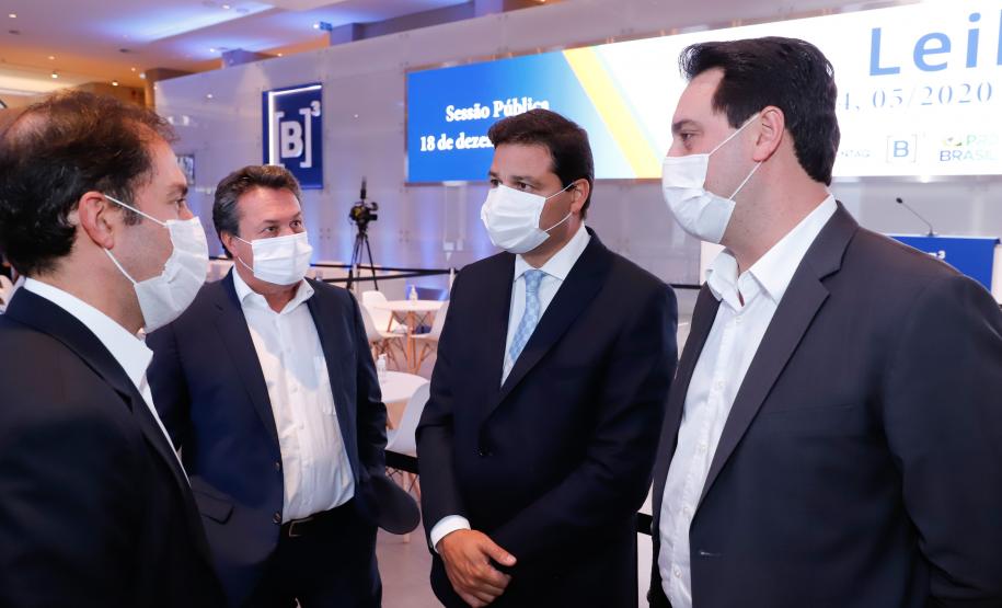 Paraná passa a ser o primeiro Estado do Brasil a conceder um terminal portuário por decisão própria. O terminal PAR12 tem 74,1 mil metros quadrados de área e capacidade estática para 4 mil veículos e armazenagem anual de 120 mil veículos.