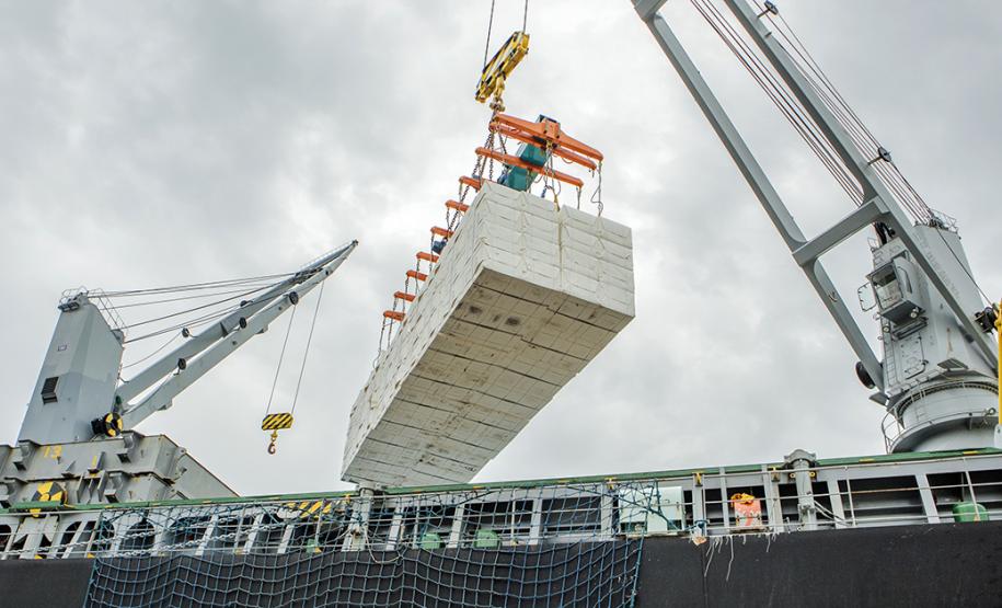 Com os dados do mês de novembro consolidados, os Portos do Paraná completam 53.561.238 toneladas movimentadas nos 11 meses de 2020. O volume é 9% maior que o alcançado no mesmo período de 2019 e 0,36% maior que o registrado durante todo o ano passado.