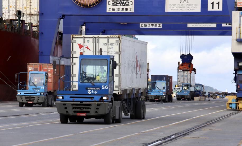 Com os dados do mês de novembro consolidados, os Portos do Paraná completam 53.561.238 toneladas movimentadas nos 11 meses de 2020. O volume é 9% maior que o alcançado no mesmo período de 2019 e 0,36% maior que o registrado durante todo o ano passado.