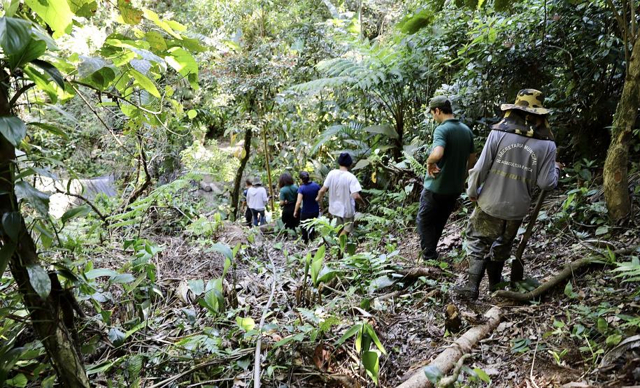 Estiagem comprometeu o abastecimento de comunidades e ilhas. Ação é realizada no âmbito de licenciamento ambiental do Porto de Paranaguá
