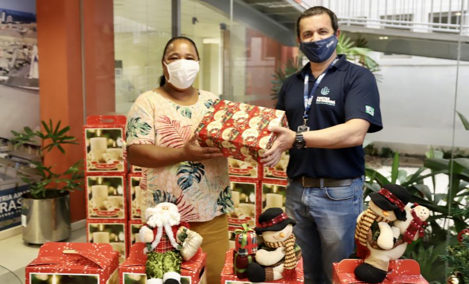 Natal Voluntário faz a alegria de 126 crianças em Paranaguá e Antonina