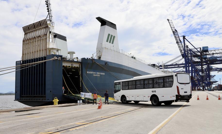 Movimentação histórica de mais de 55 milhões de toneladas de carga movimentada, o maior número de caminhões recebidos no Pátio de Triagem, maior navio de grãos já recebido, entre outros, fizeram com que os portos de Paranaguá e Antonina se destacassem no setor portuário brasileiro.