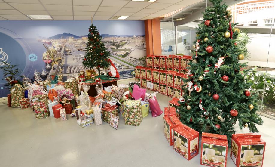 Natal Voluntário faz a alegria de 126 crianças em Paranaguá e Antonina