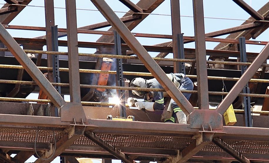 Em parceria com as associações de operadores portuários, empresa Portos do Paraná inicia manutenção corretiva e preventiva do complexo de escoamento dos grãos e farelos no Porto de Paranaguá. Foco é atender a demanda de escoamento da soja que deve se intensificar a partir do final de fevereiro.