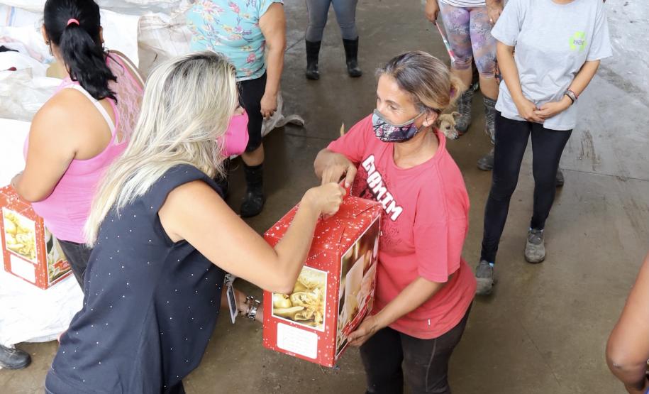 Natal Voluntário faz a alegria de 126 crianças em Paranaguá e Antonina