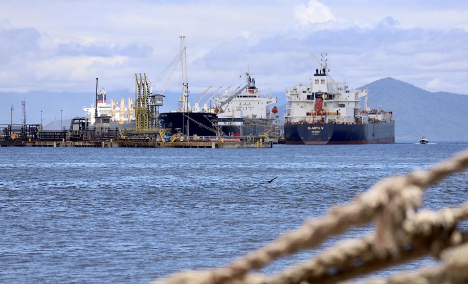 Com os dados do mês de novembro consolidados, os Portos do Paraná completam 53.561.238 toneladas movimentadas nos 11 meses de 2020. O volume é 9% maior que o alcançado no mesmo período de 2019 e 0,36% maior que o registrado durante todo o ano passado.