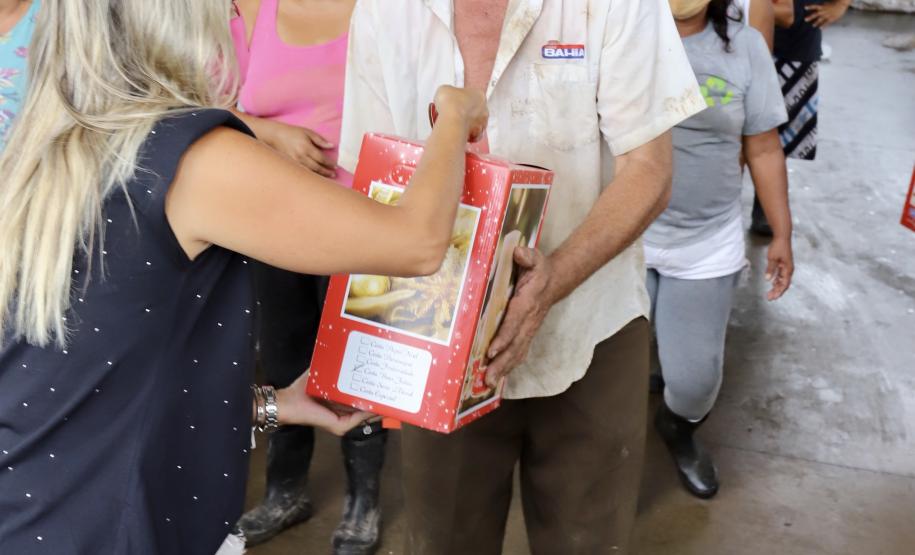 Natal Voluntário faz a alegria de 126 crianças em Paranaguá e Antonina