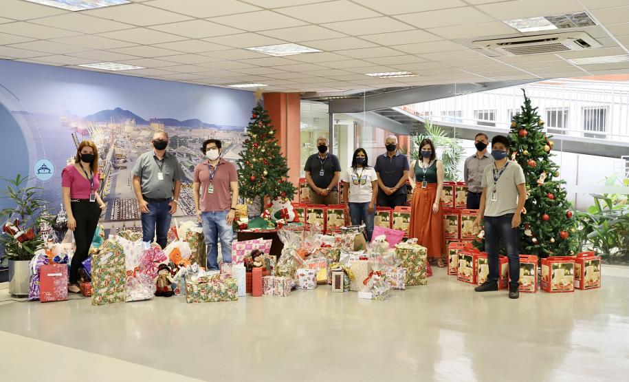 Natal Voluntário faz a alegria de 126 crianças em Paranaguá e Antonina