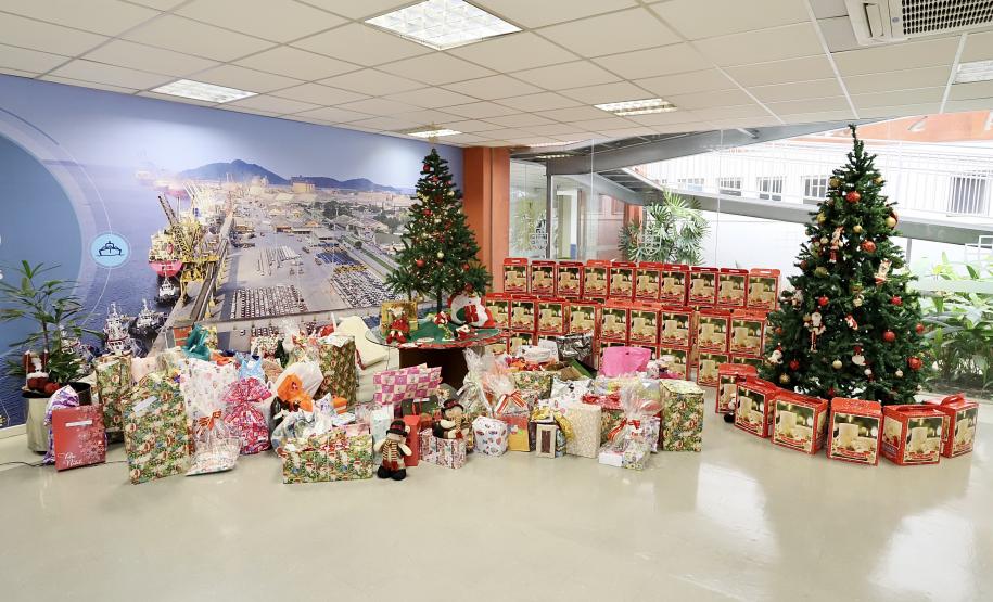 Natal Voluntário faz a alegria de 126 crianças em Paranaguá e Antonina