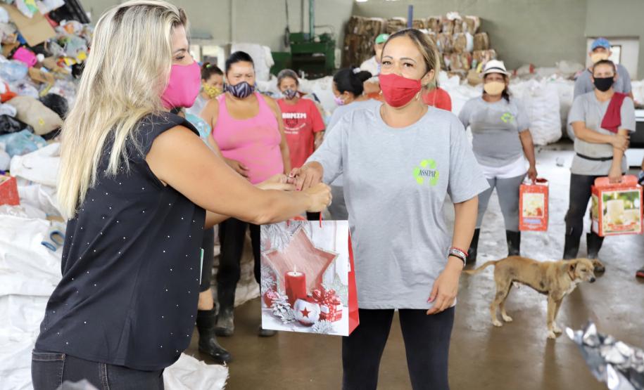 Natal Voluntário faz a alegria de 126 crianças em Paranaguá e Antonina